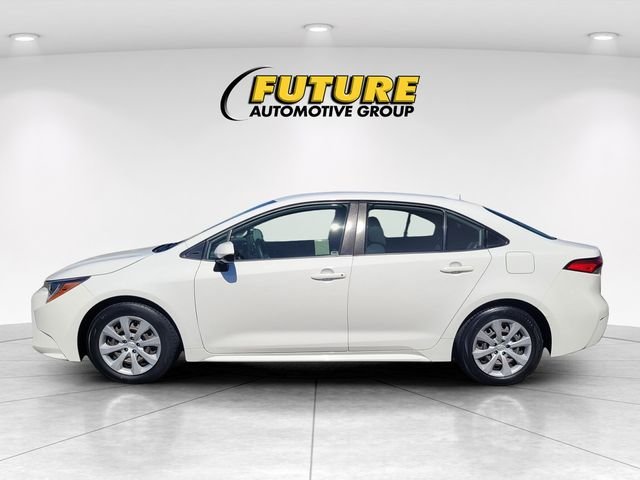 Used 2022 White Toyota LE image 6