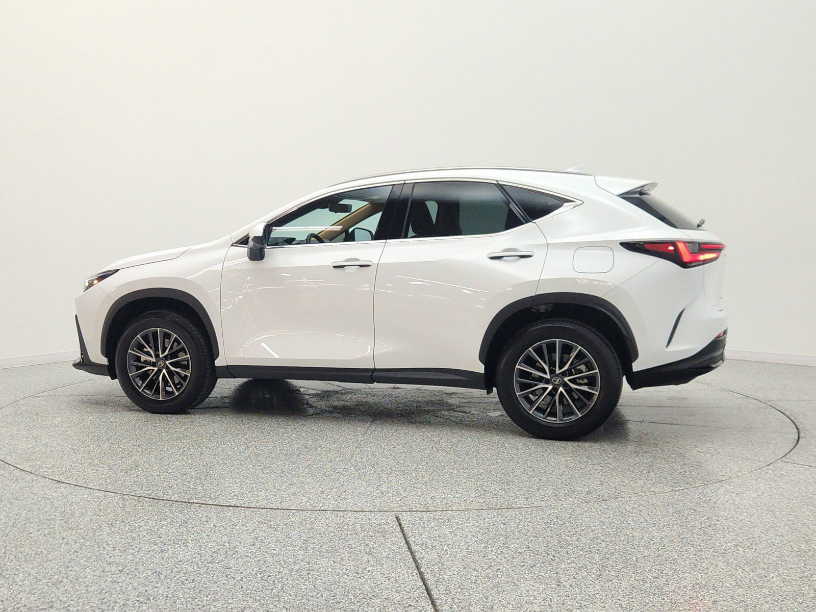 Used 2026 Ultra White Lexus NX 350h Premium AWD image 8