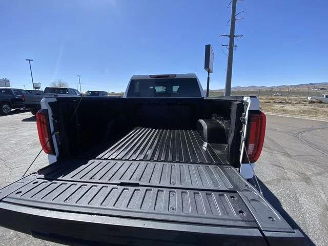 Used 2022 Summit White GMC AT4 image 24