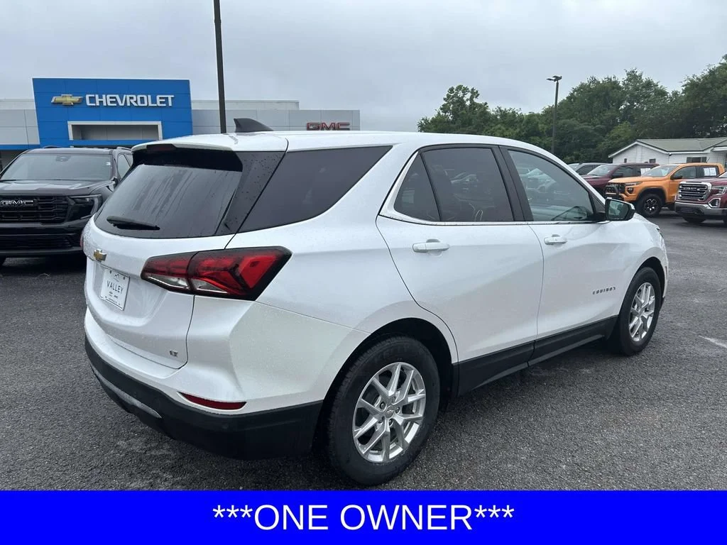 Used 2022 Iridescent Pearl Tricoat Chevrolet LT image 4