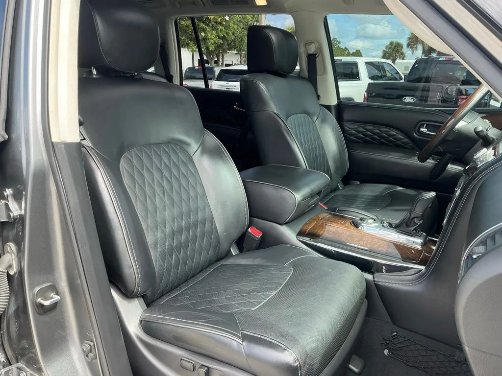 Used 2019 Gray INFINITI LUXE image 23