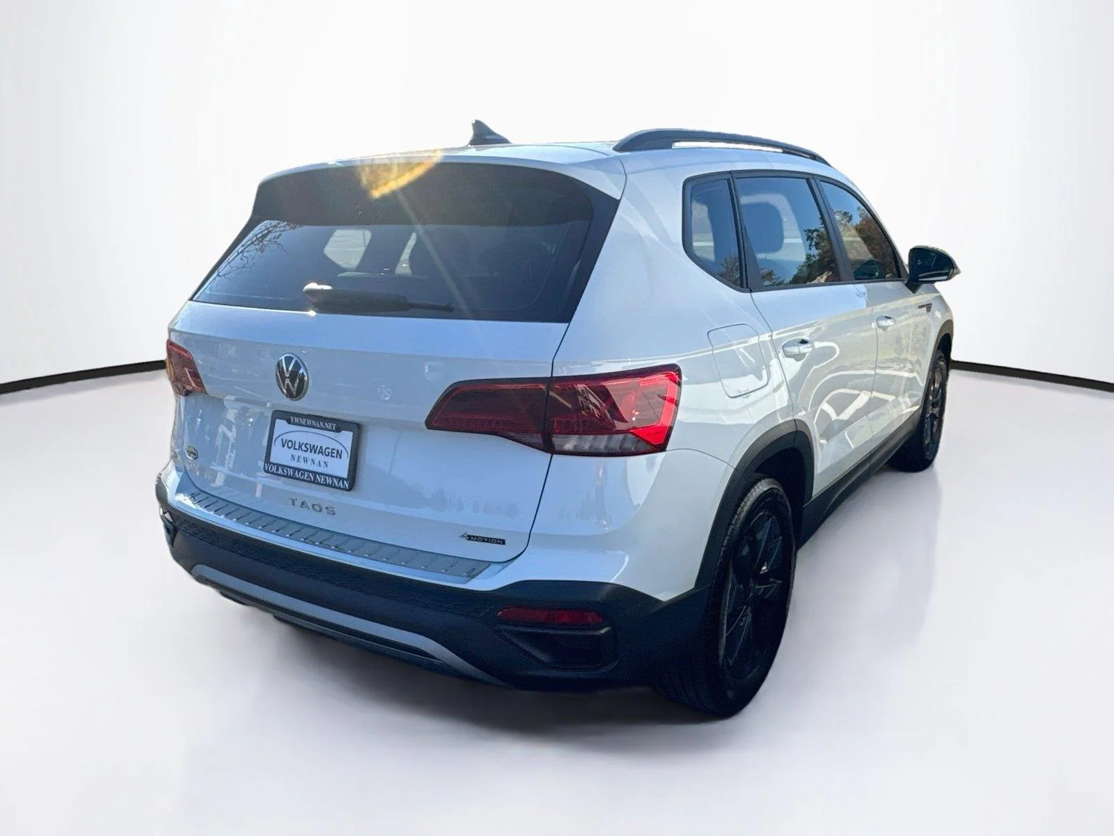 Used 2022 Pure White Volkswagen S image 6