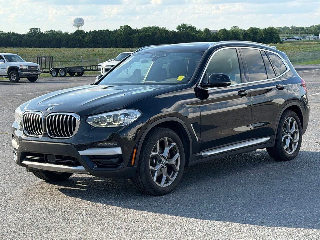 Used 2021 Black BMW xDrive30i image 9