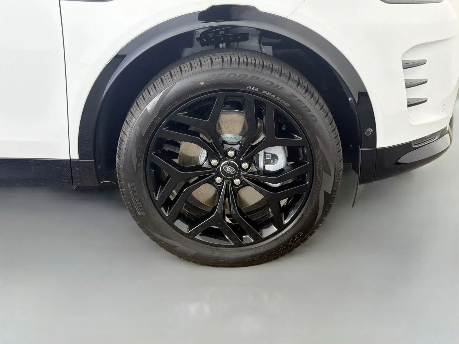 New 2026 Fuji White Land Rover Landmark image 37