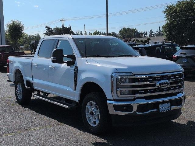 New 2026 Oxford White Ford F-250® XLT image 7