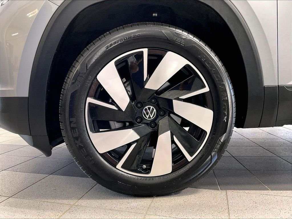 Used 2026 Silver Volkswagen 2.0T SE w/Technology image 7