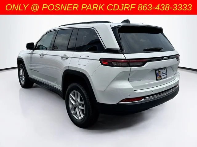 New 2026 Bright White Clear-Coat Exterior Paint Jeep Laredo image 7