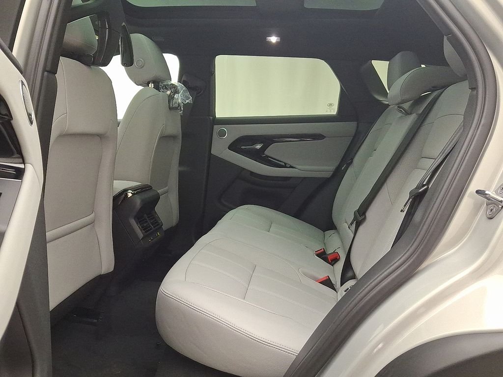 New 2026 Seoul Pearl Silver Land Rover S image 6