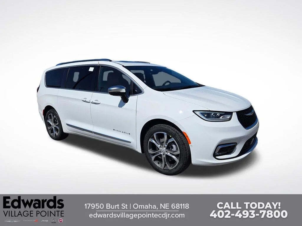 2026 Chrysler Pacifica Pinnacle AWD's photo