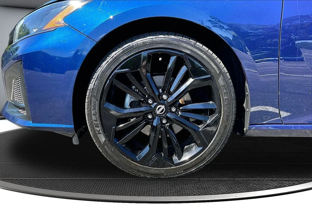 Certified Used 2023 Blue Nissan 2.5 SR image 34