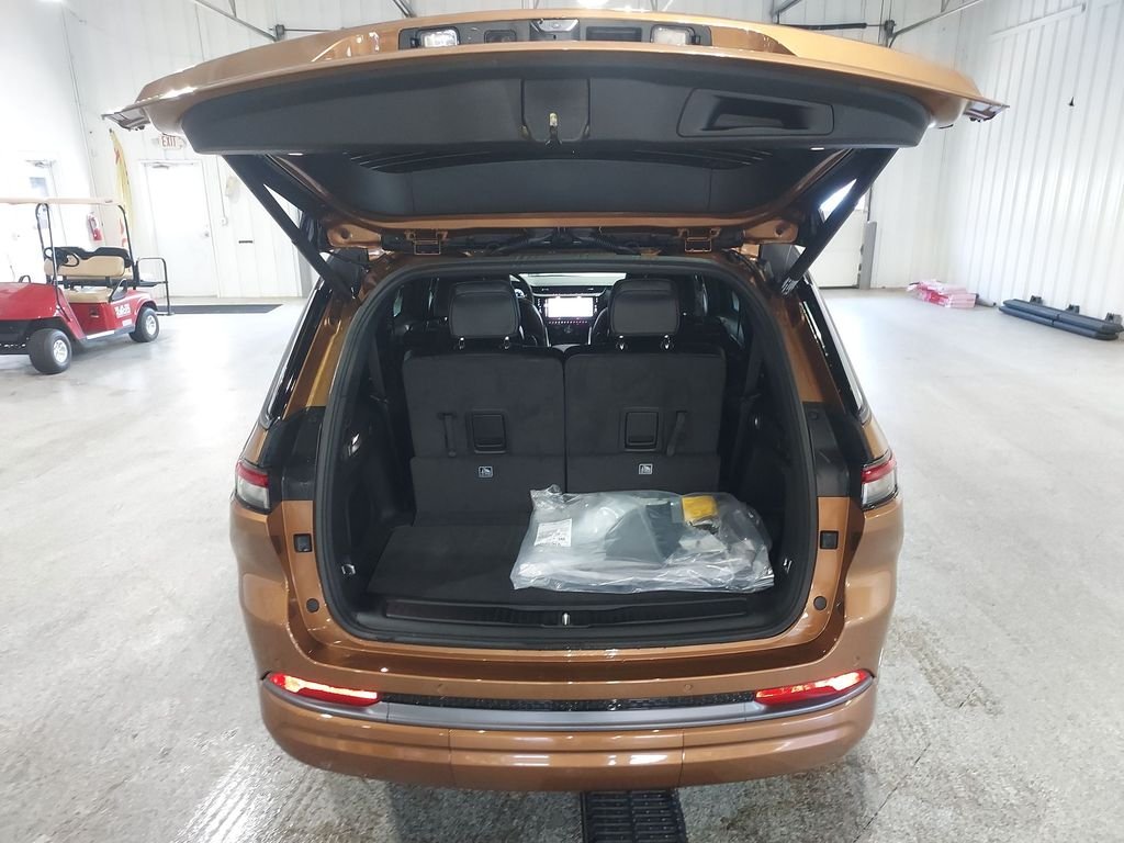 New 2026 Copper Shino Metallic Clear-Coat Exterior Paint Jeep Limited image 31