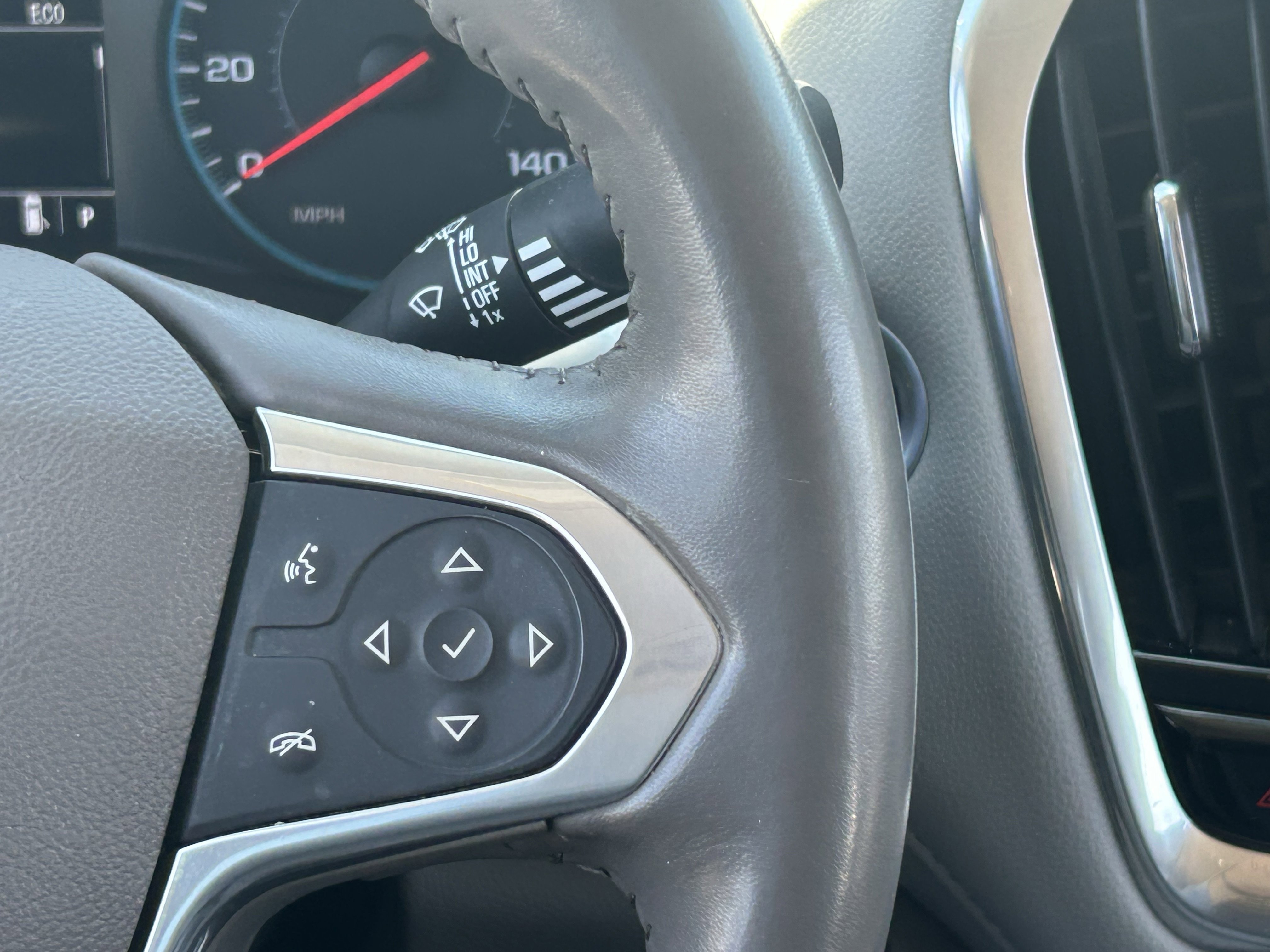 2020 Chevrolet Traverse 1LT - Photo 24