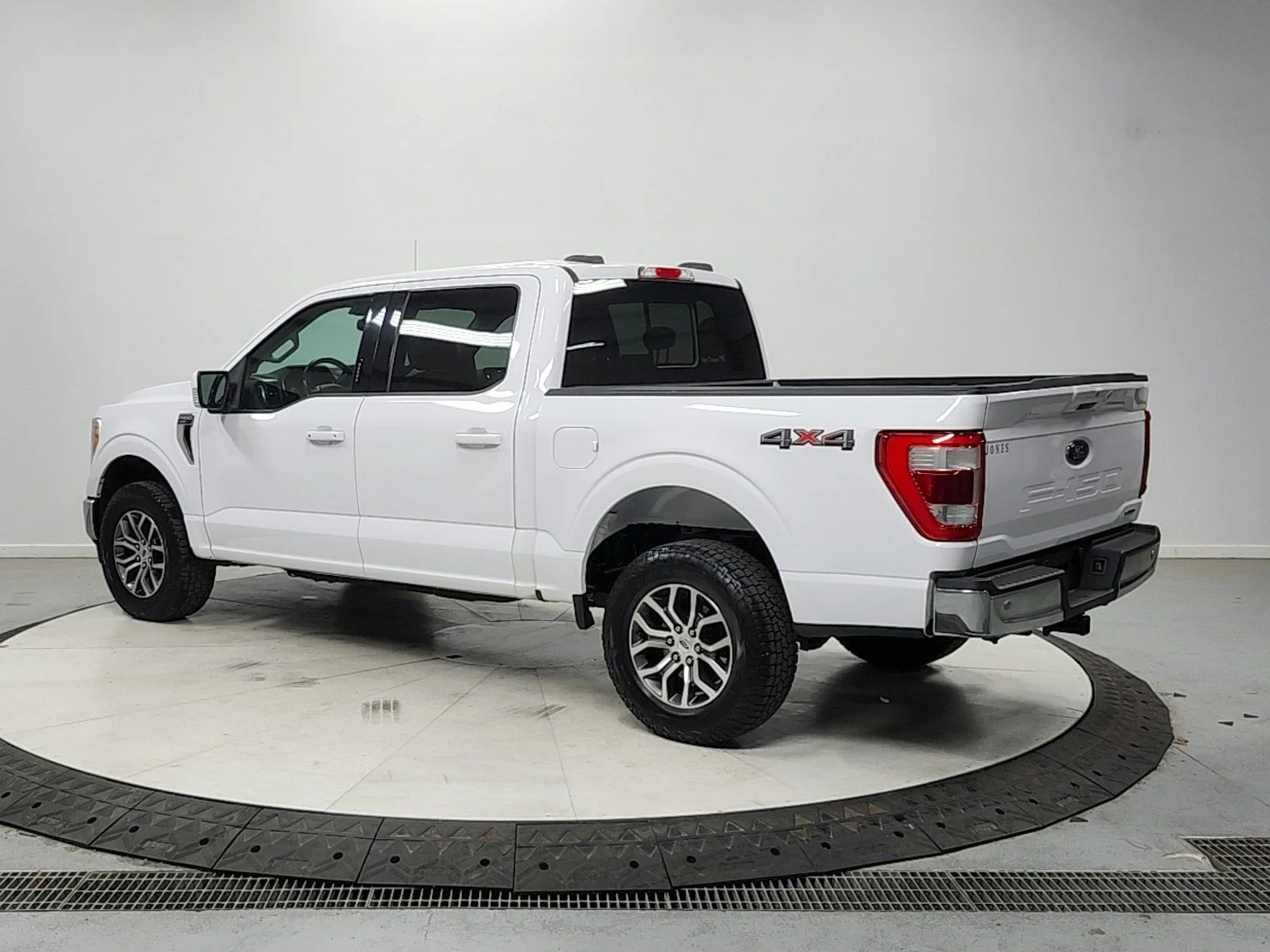 Used 2021 White Ford Lariat image 5