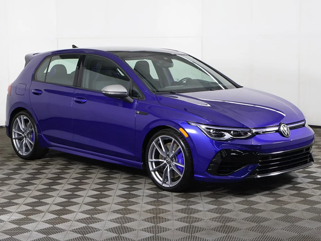 Used 2024 Lapiz Blue Metallic Volkswagen 2.0T image 2