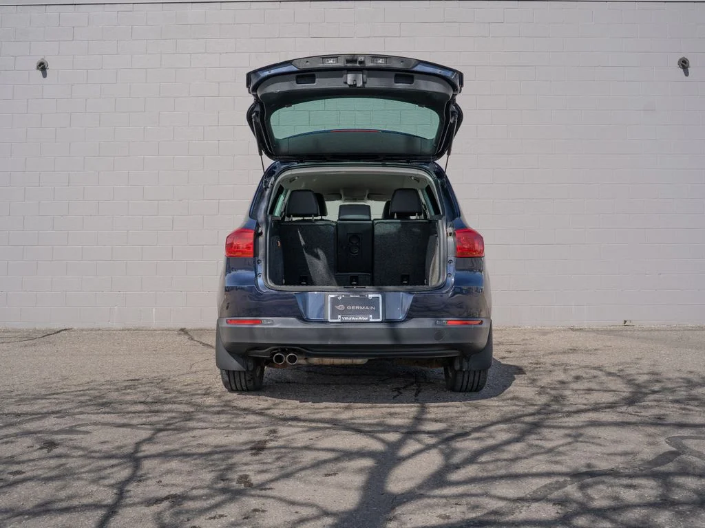 Used 2015 Blue Volkswagen SE image 14