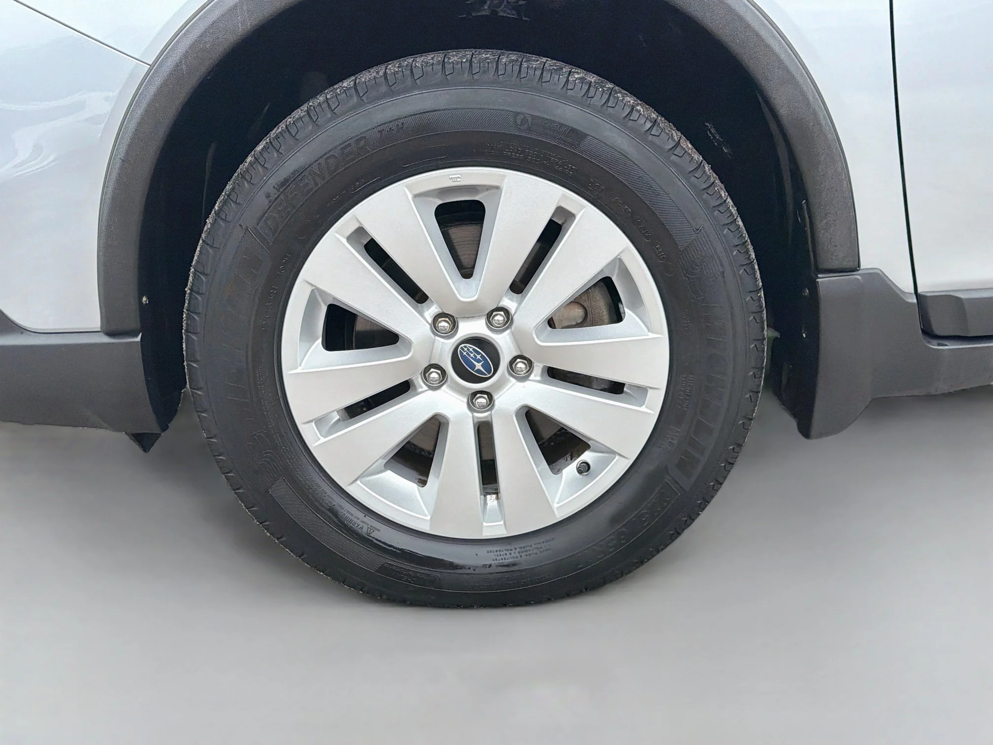 Used 2016 Ice Silver Metallic Subaru 2.5i Premium image 39