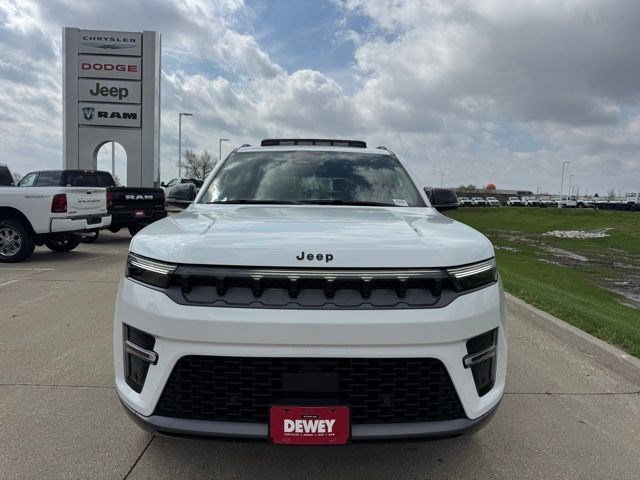 New 2026 Bright White Clear-Coat Exterior Paint Jeep Limited Altitude image 2
