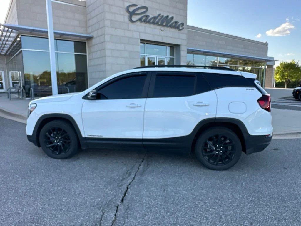 Used 2023 White GMC SLE image 4
