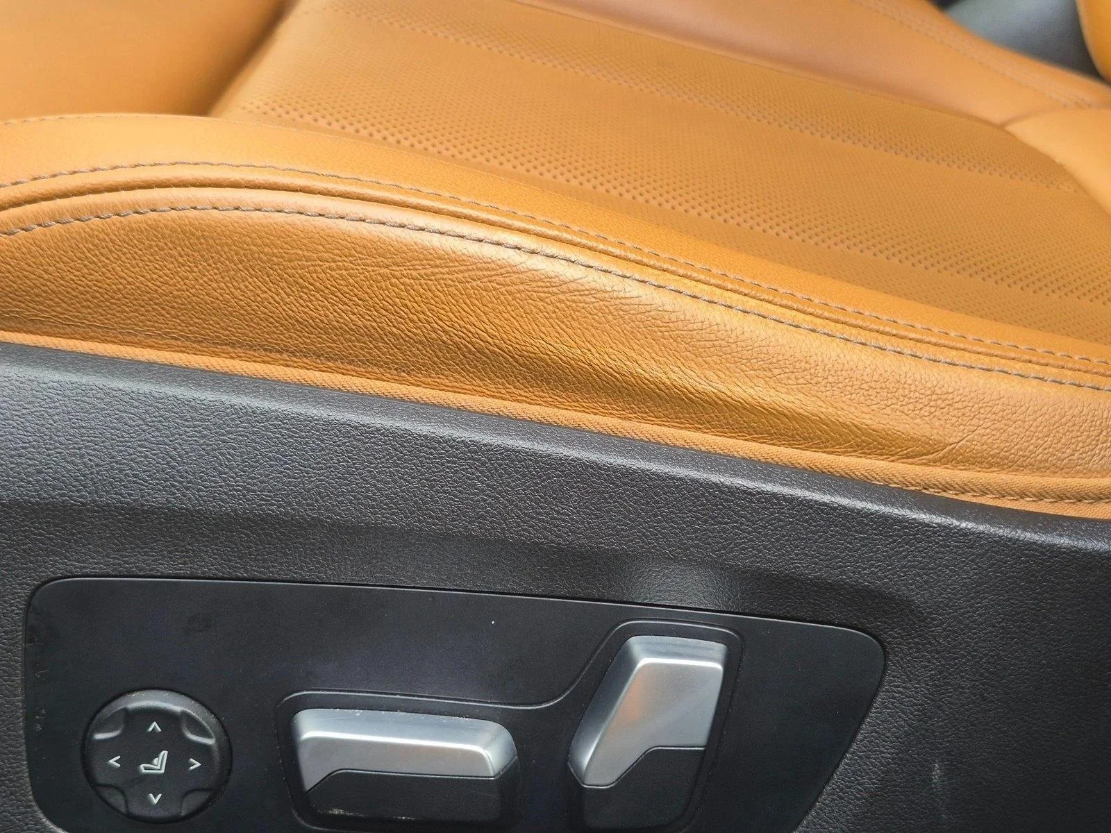 Used 2022 Black Sapphire Metallic BMW 330i image 4