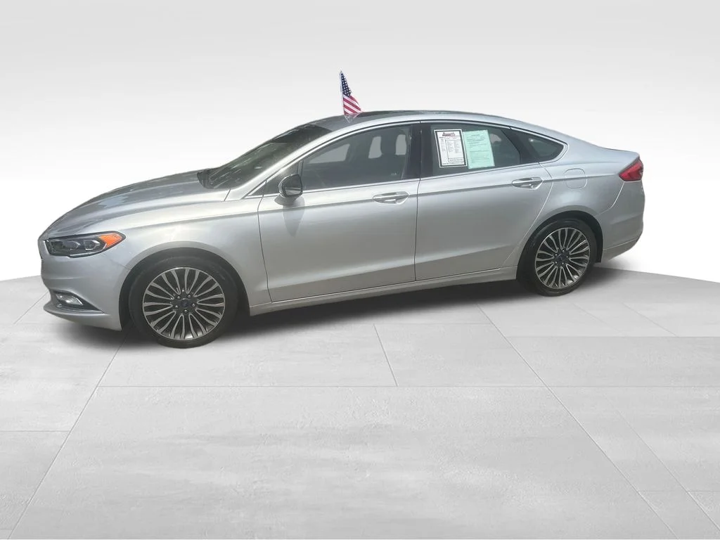 Used 2017 Silver Ford SE image 5