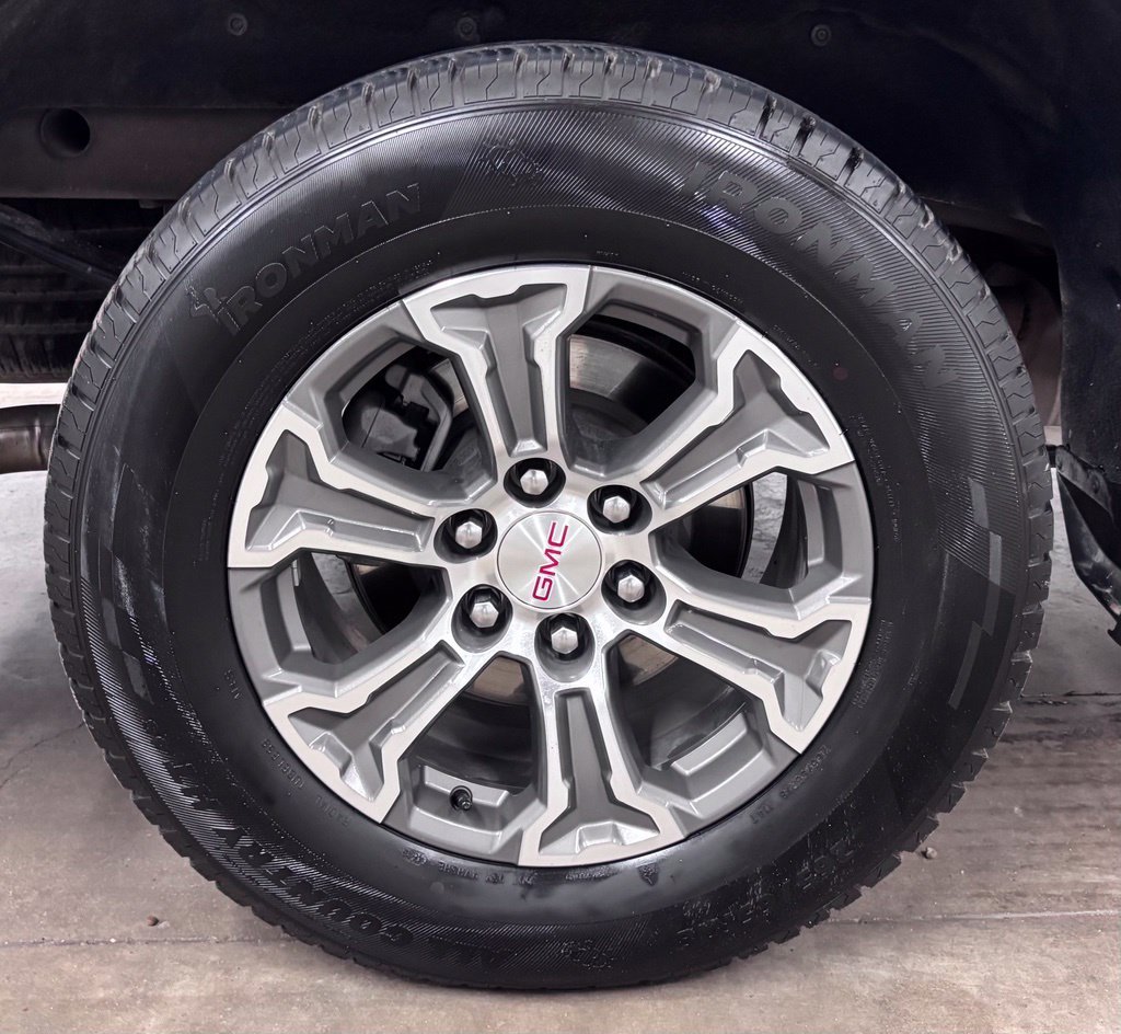 Used 2025 Silver GMC SLT image 8