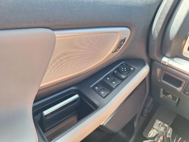 New 2027 Star White Metallic Tri-Coat Ford MAX Active image 47
