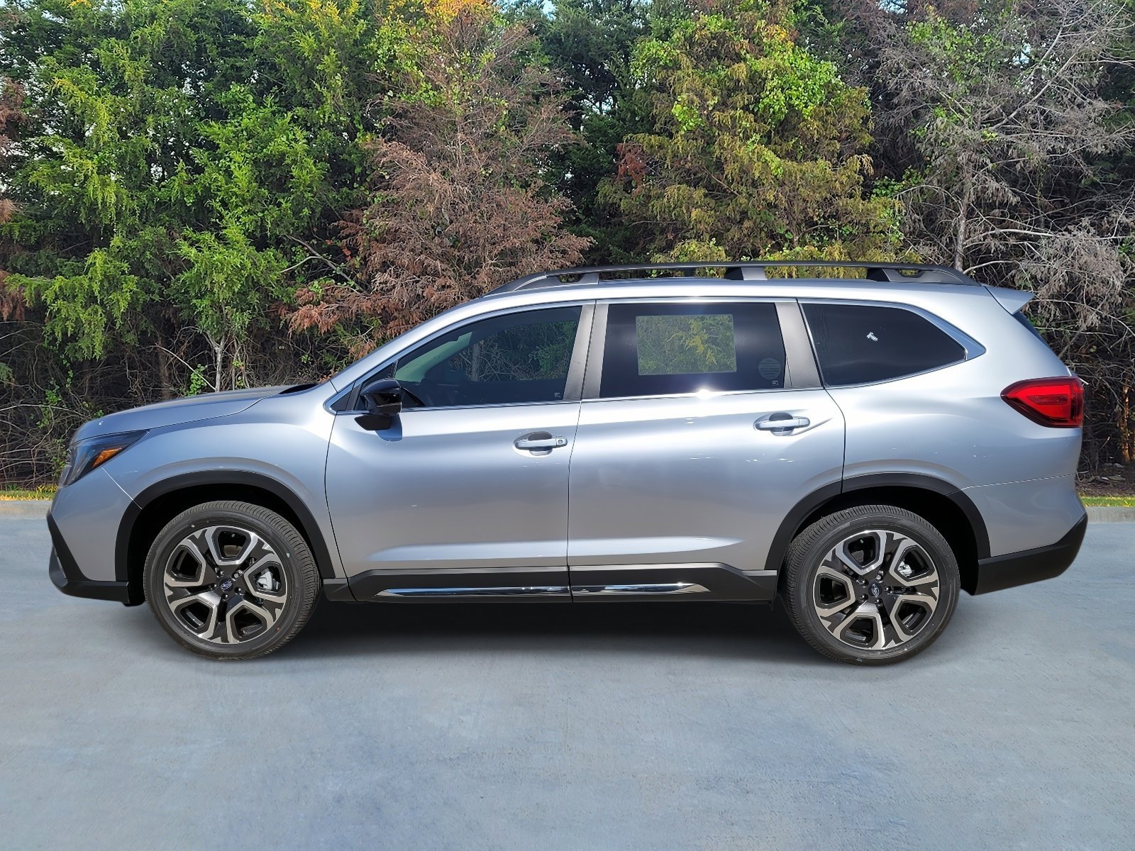 New 2026 ICE SILVER METALLIC Subaru Limited 7-Passenger image 21