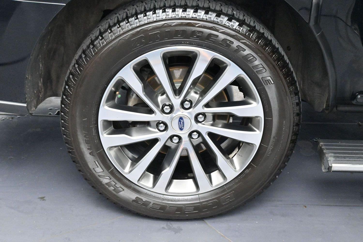 Used 2018 Shadow Black Ford Limited image 43