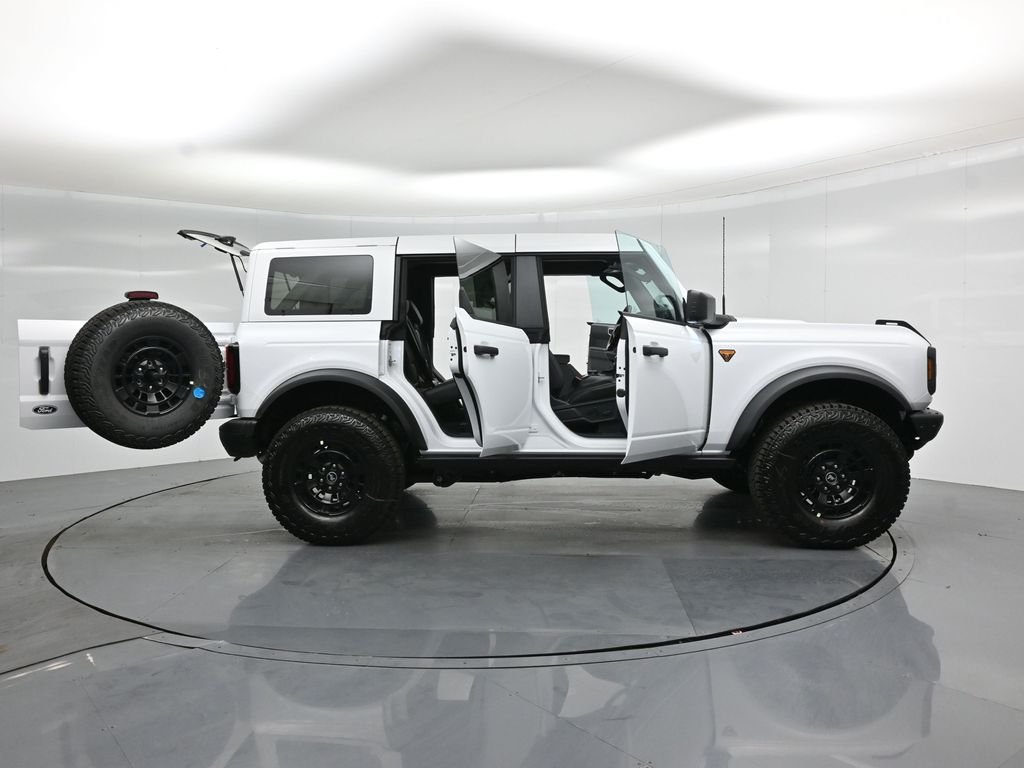 New 2026 Oxford White Ford Badlands image 4