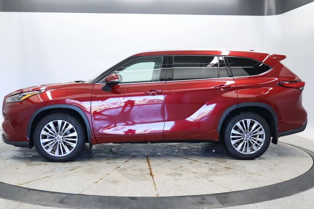 Certified 2022 Toyota Highlander Platinum with VIN 5TDFZRBH4NS224223 for sale in Coon Rapids, Minnesota