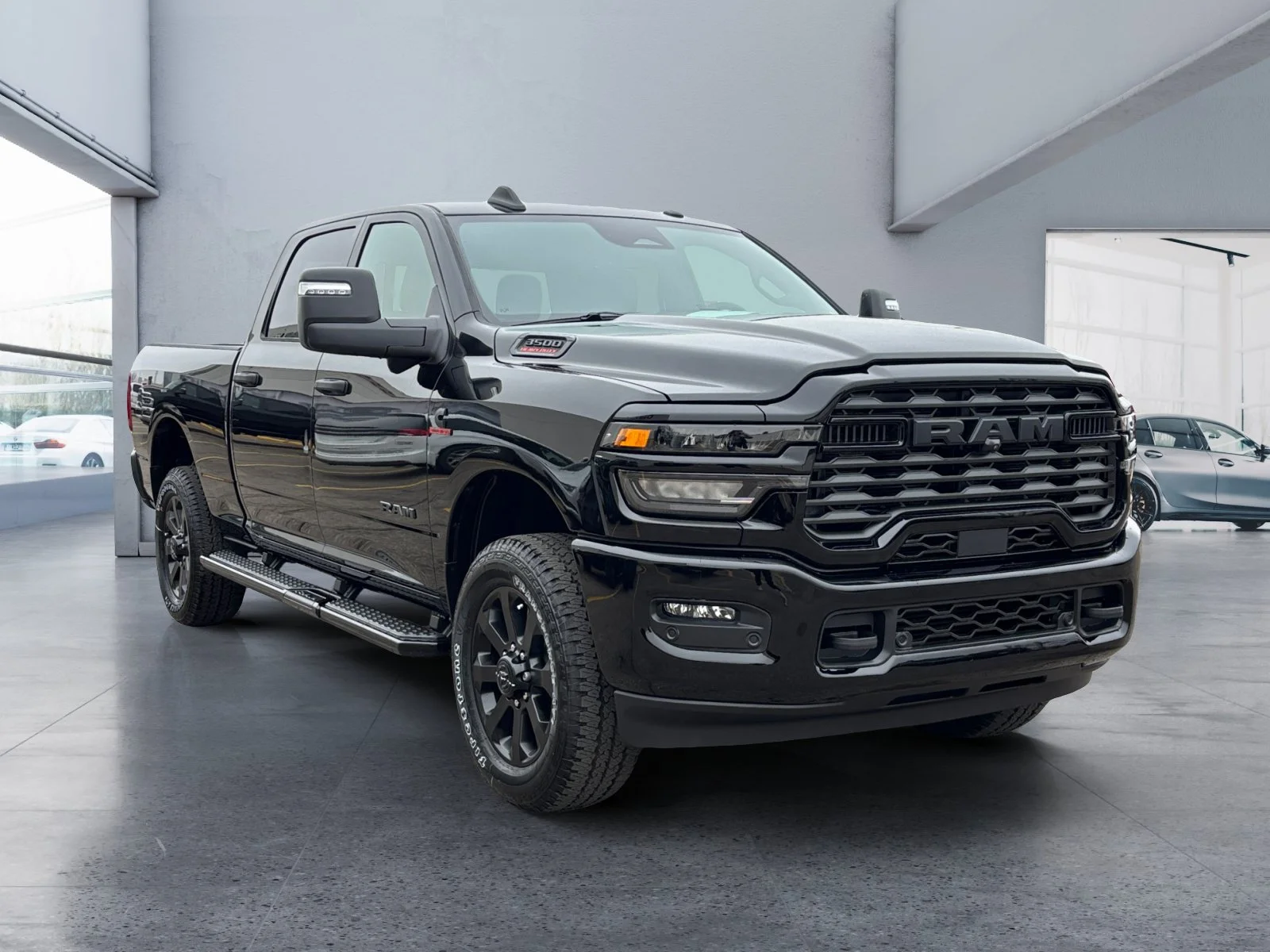 New 2027 Diamond Black Crystal Pearl Ram Big Horn image 7