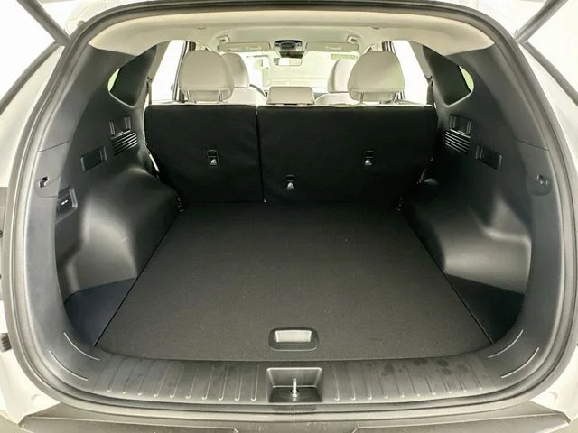 New 2026 Hyundai TUCSON HYBRID SEL