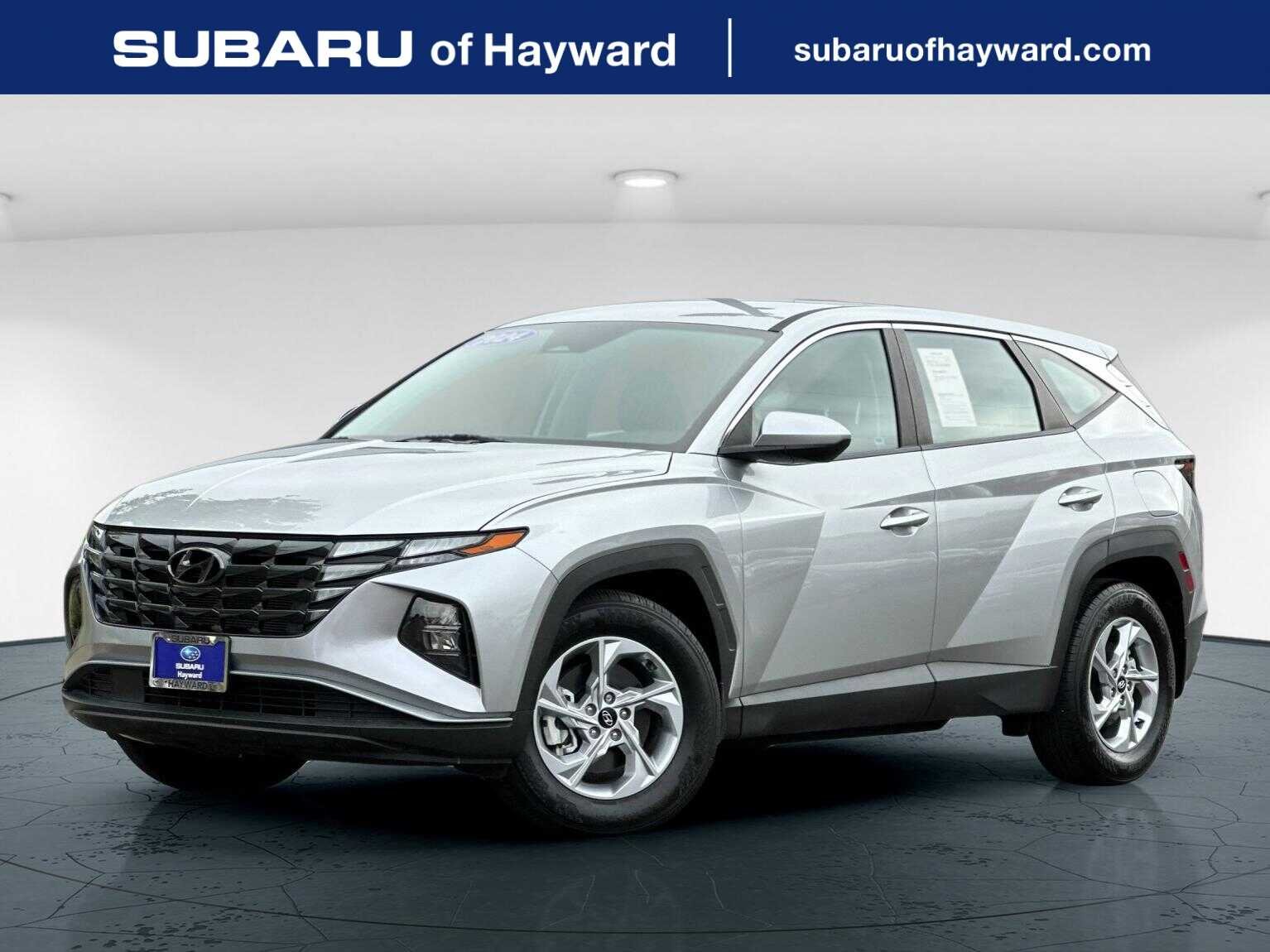 Used 2024 Shimmering Silver Hyundai SE 4D Sport Utility image 1