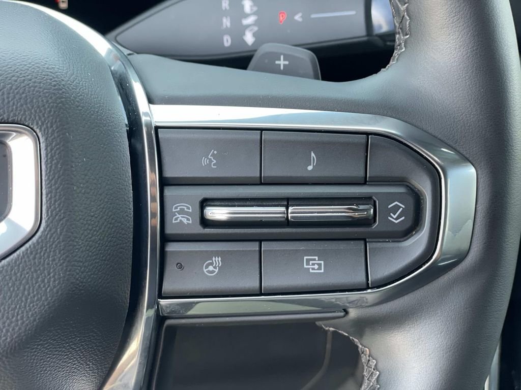 2025 GMC Yukon Denali - Photo 11