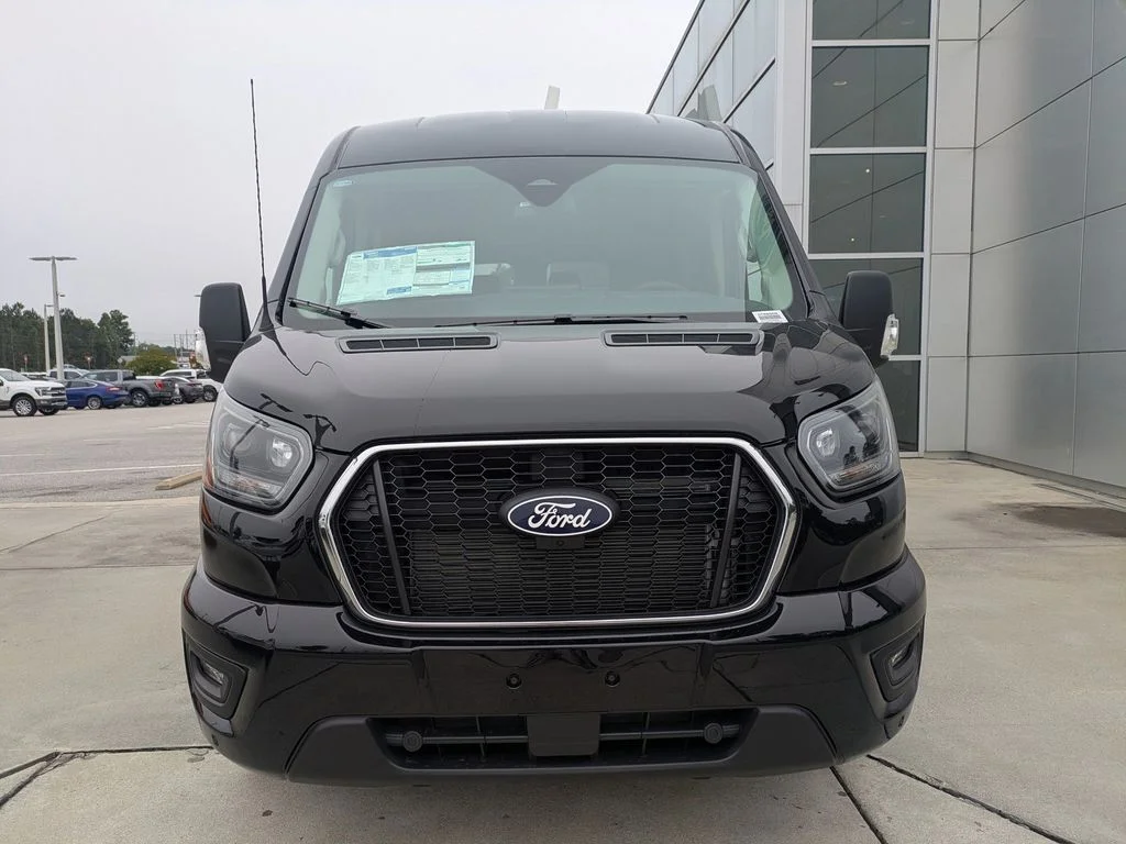 New 2026 Agate Black Metallic Ford XLT image 8