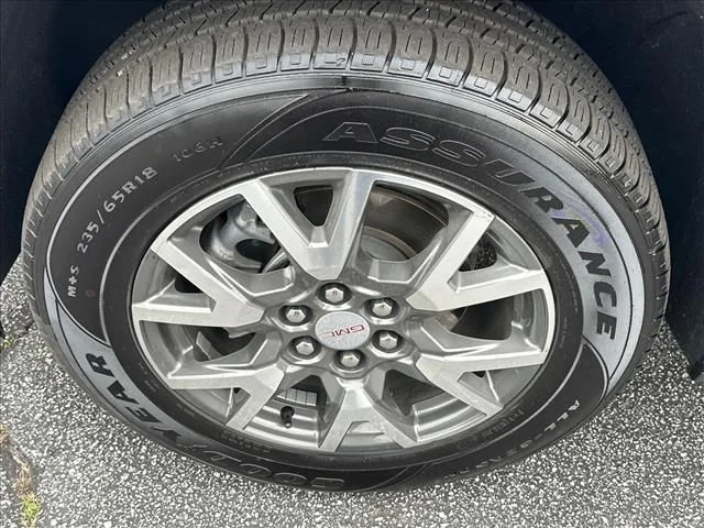 Used 2023 Blue GMC SLE image 37