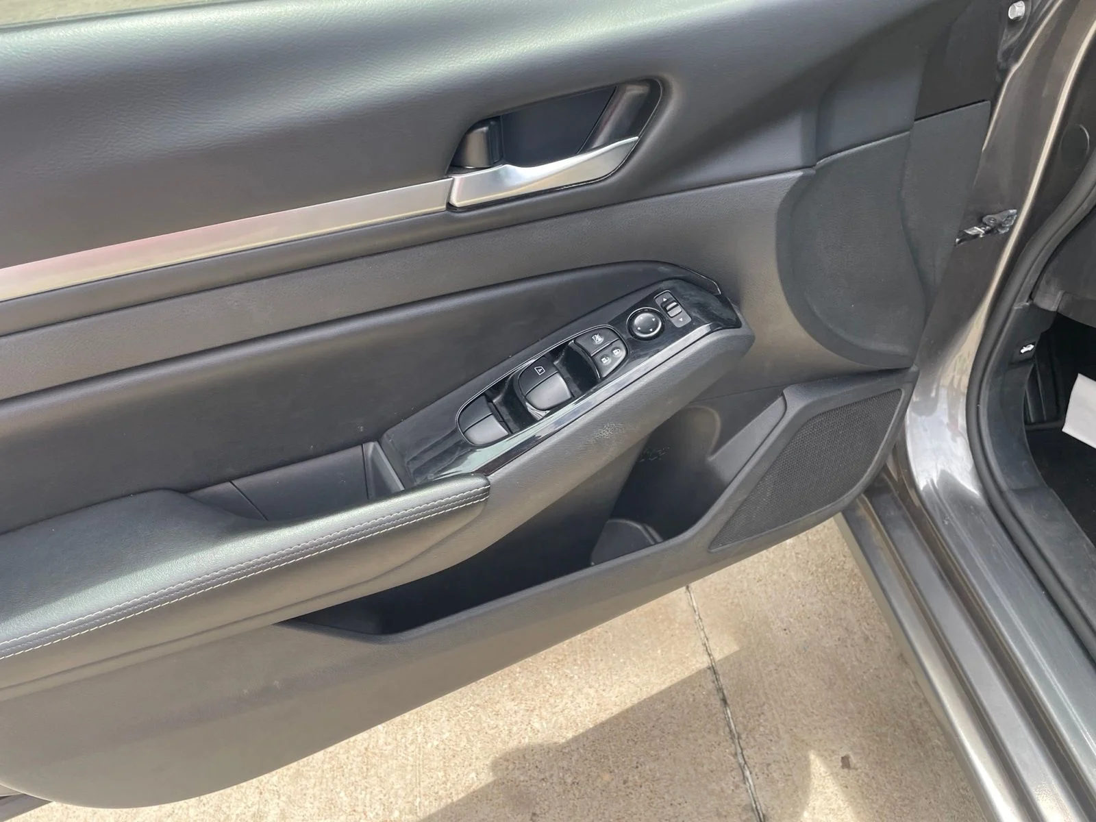 Used 2023 Gray Nissan 2.5 SV image 19
