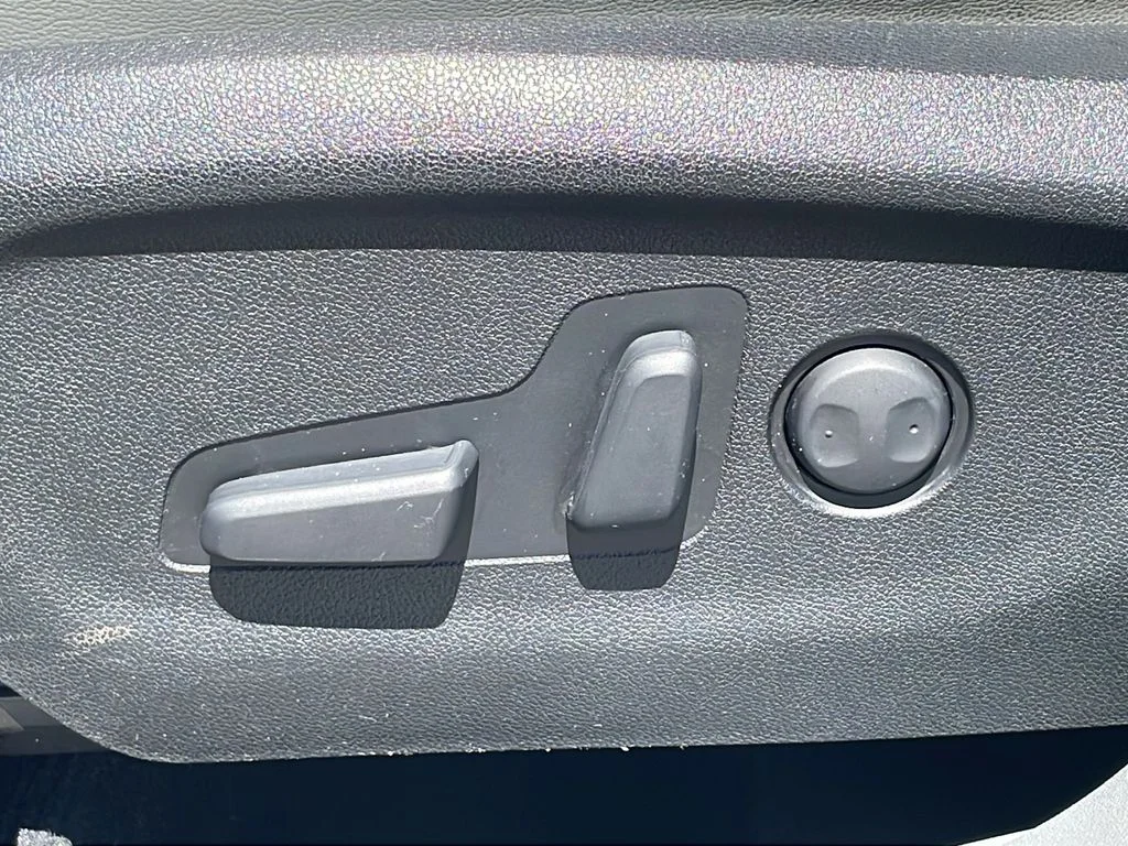 Used 2016 Silver Kia EX image 18