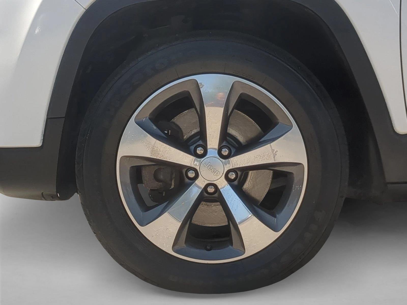 Used 2019 Bright White Clearcoat Jeep Limited image 24
