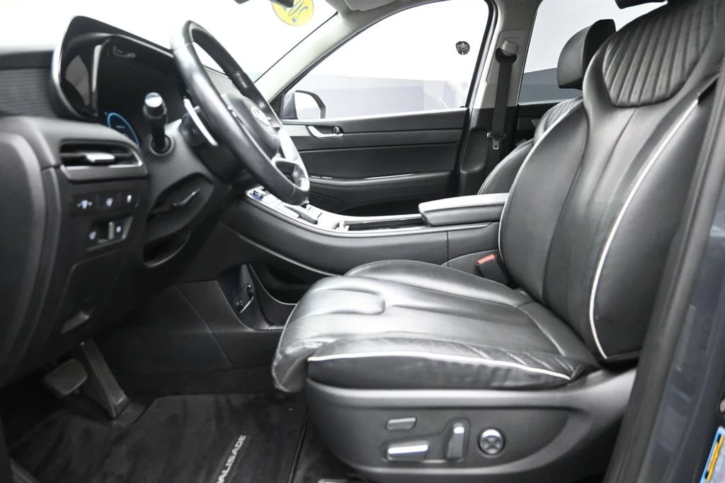 Used 2023 Gray Hyundai Limited image 17