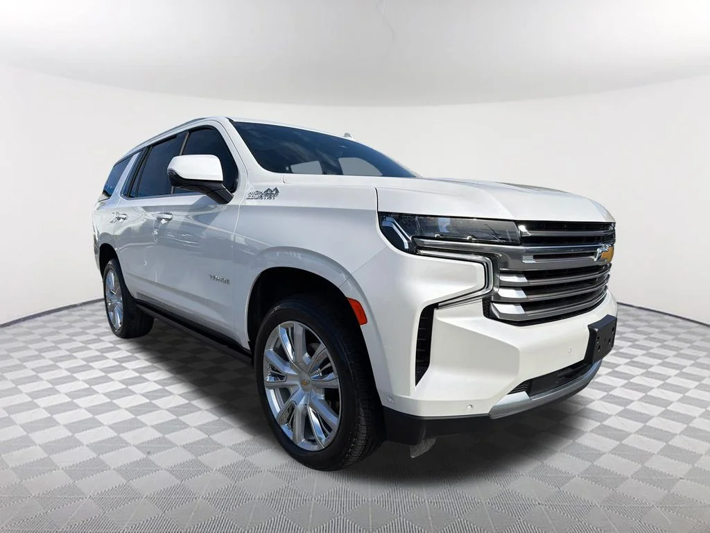 Used 2024 Beige Chevrolet High Country image 3
