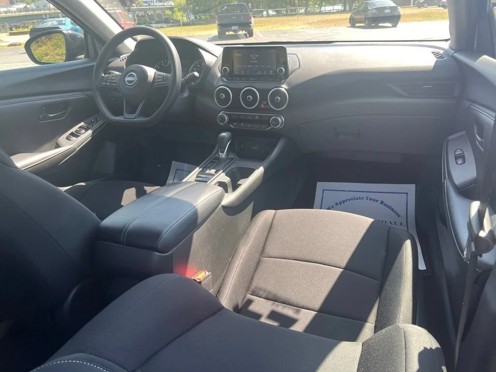 Used 2024  Nissan S image 8