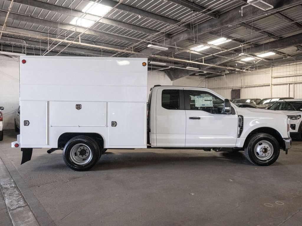 2026 Ford F-350 Super Duty Chassis Cab XL - Photo 8