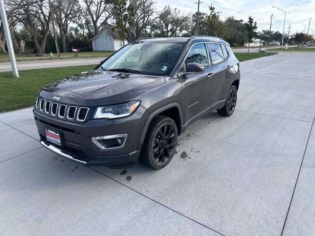 Used 2018 Gray Jeep Limited image 1