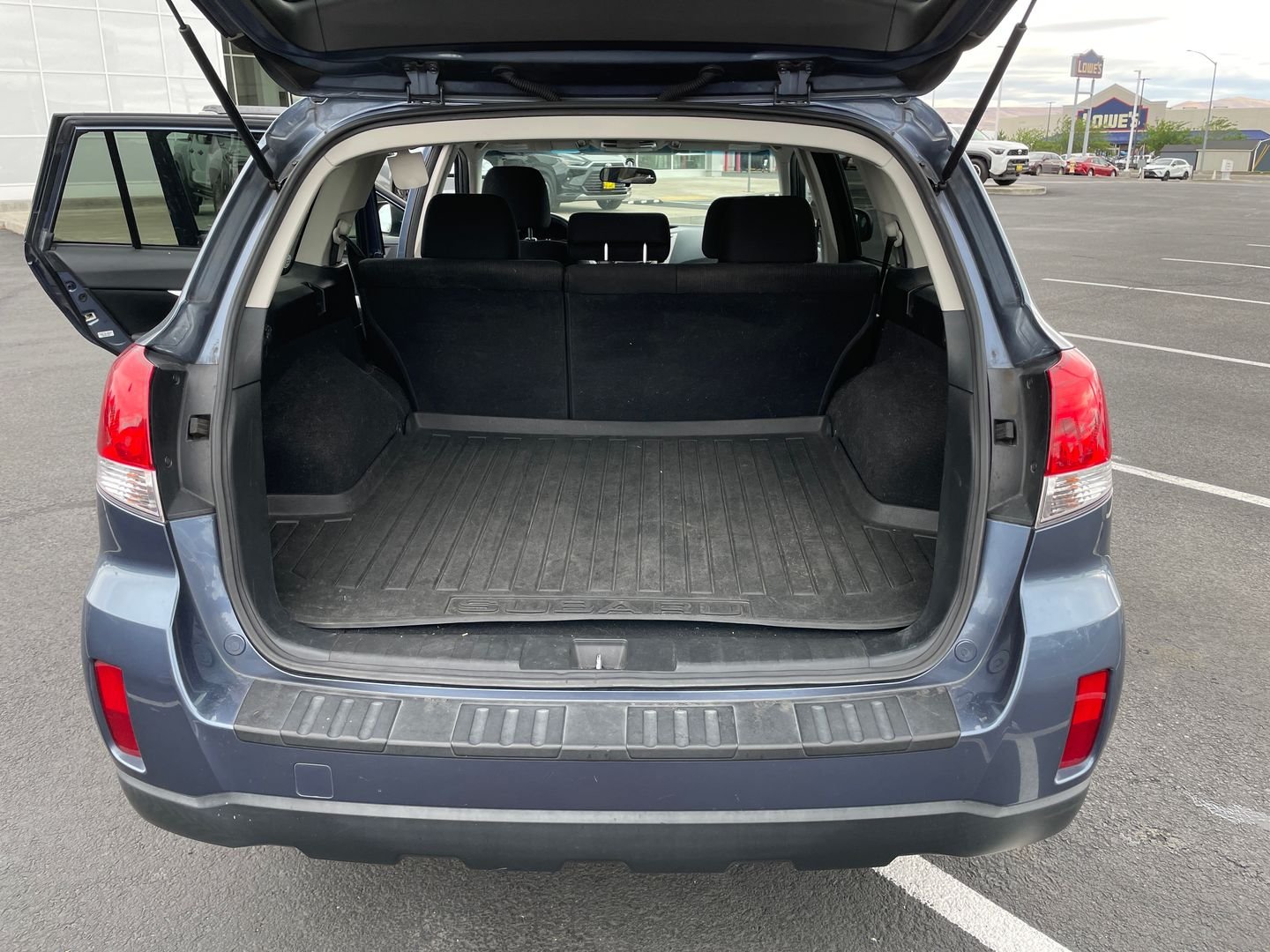 Used 2013 Blue Subaru 2.5i Premium image 11