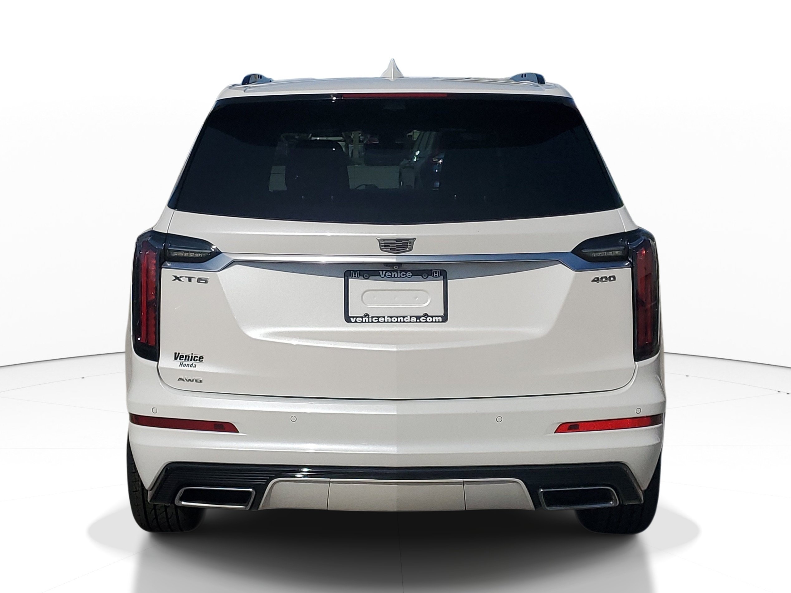 Used 2025 Crystal White Tricoat Cadillac AWD Sport image 4