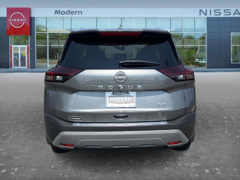 Certified Used 2023 Gun Metallic Nissan SV image 6