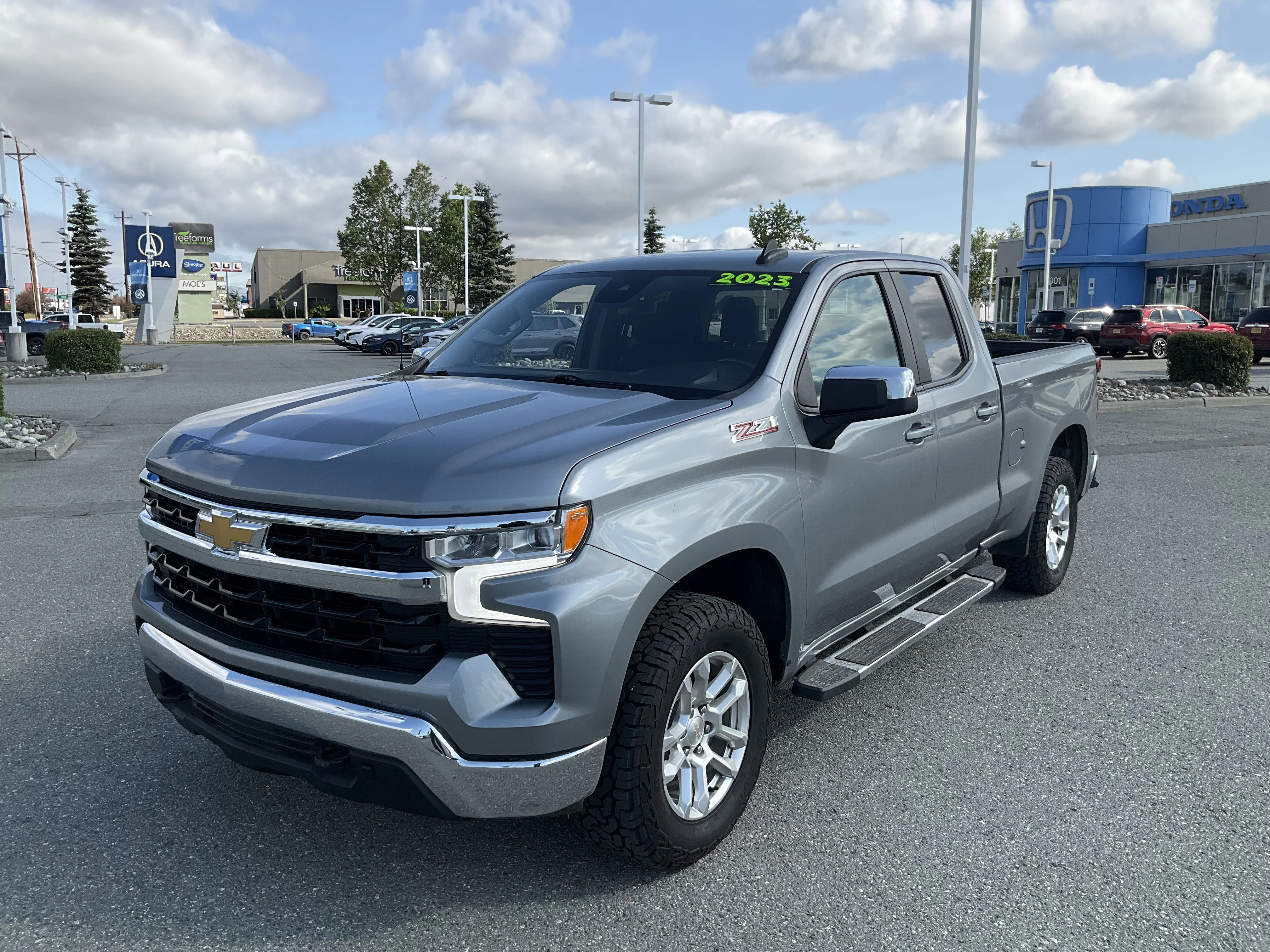 Used 2023 Gray Chevrolet LT image 1