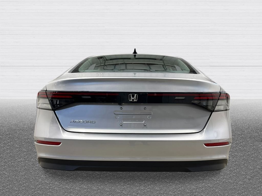 New 2026 Solar Silver Metallic Honda SE image 4