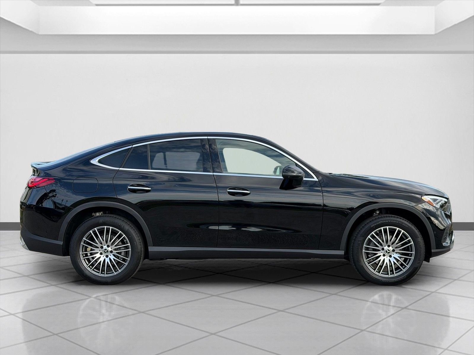 New 2026 Black Mercedes-Benz GLC 300 image 2